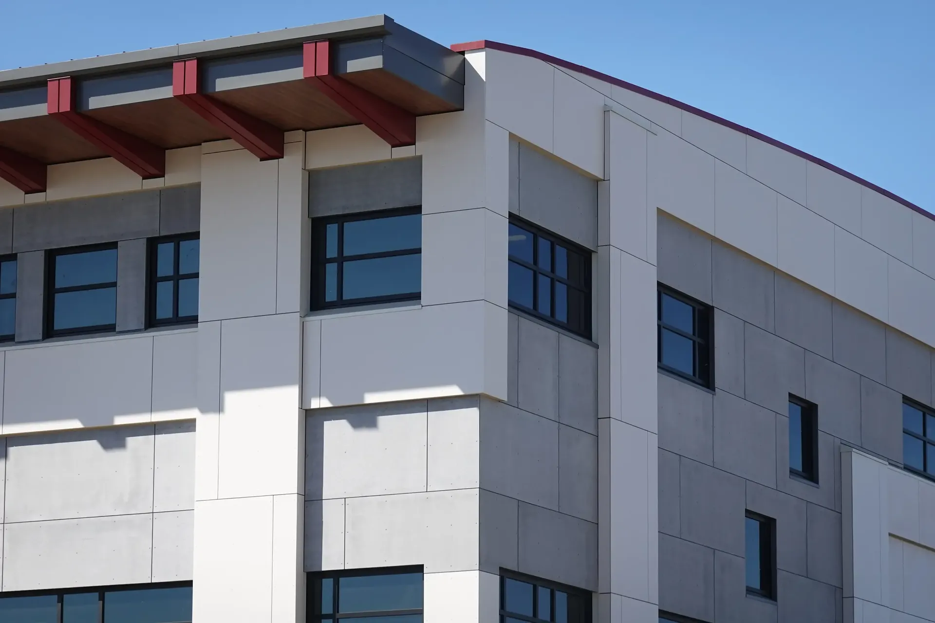 Leduc rcmp exterior overhang copy